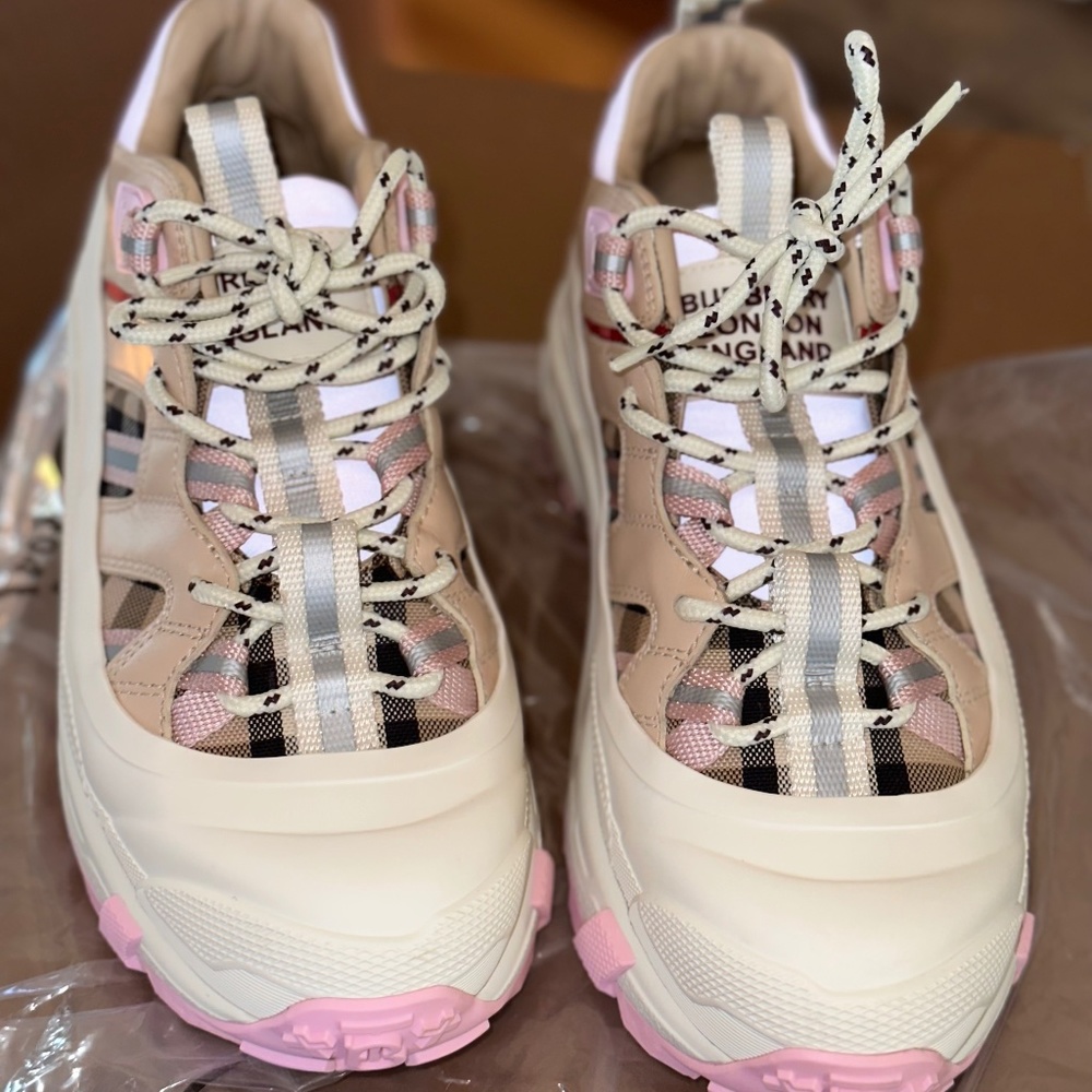 Burberry shoes